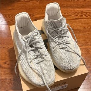 Adidas Yeezy Boost 350 V2 Sneakers